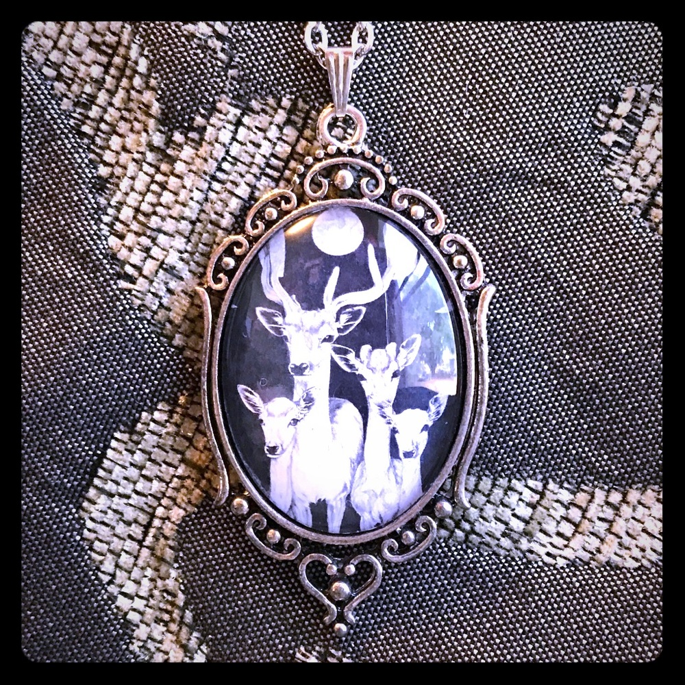 Silver-Tone Moon Deer Cameo Pendant Necklace in Black and White